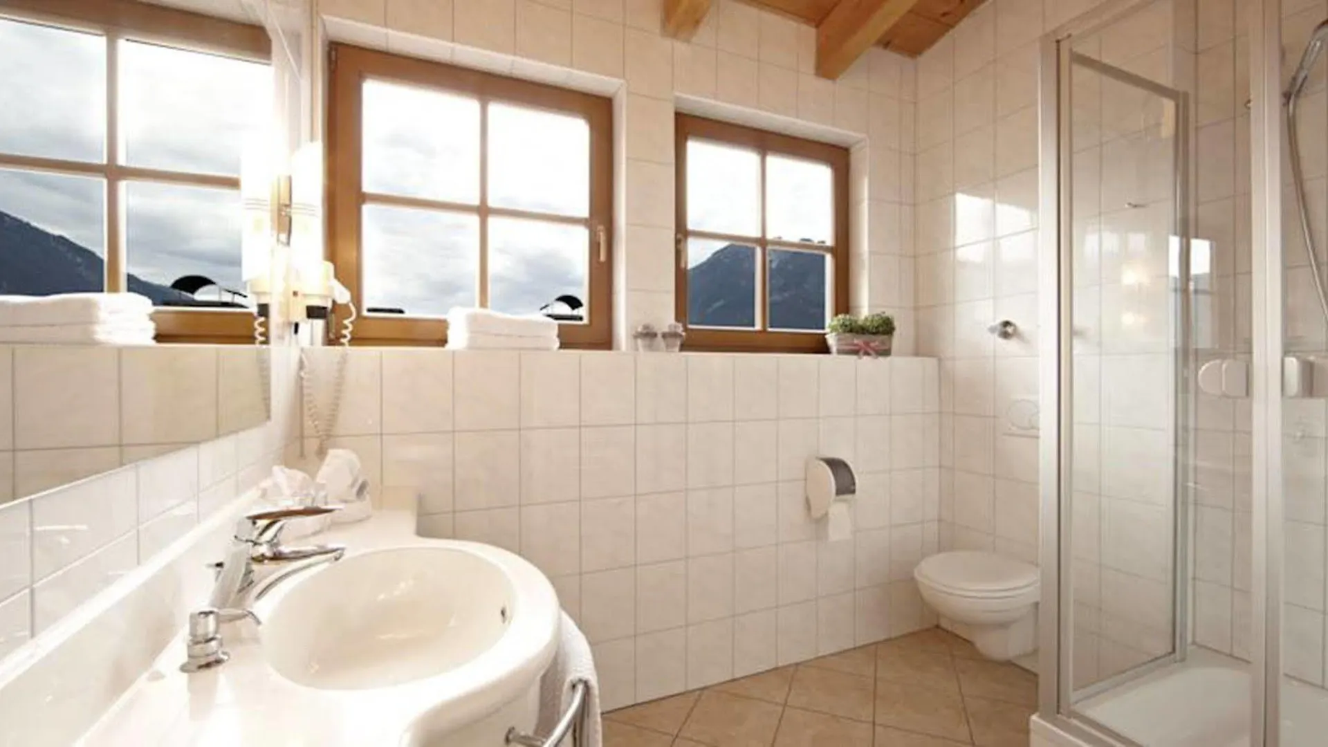 Hotel Schatten Garmisch-Partenkirchen 3*,  Almanya